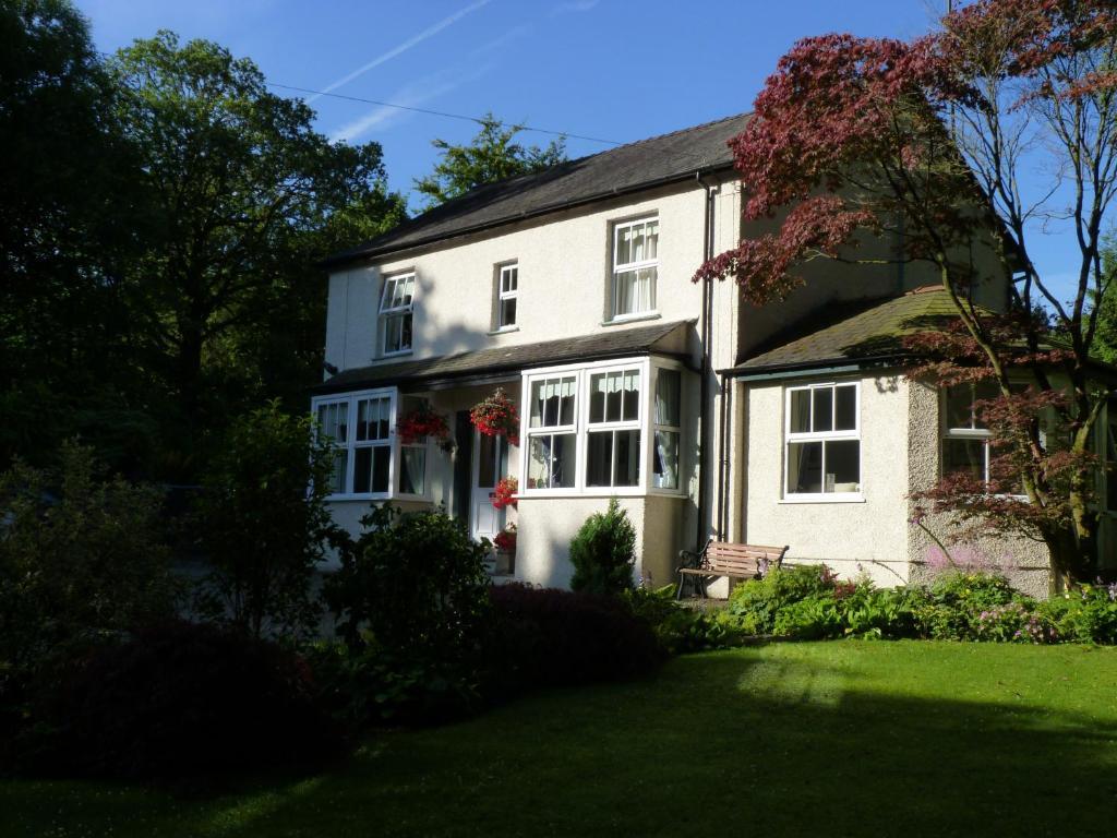 Lyndhurst Guest House ウルバーストン エクステリア 写真