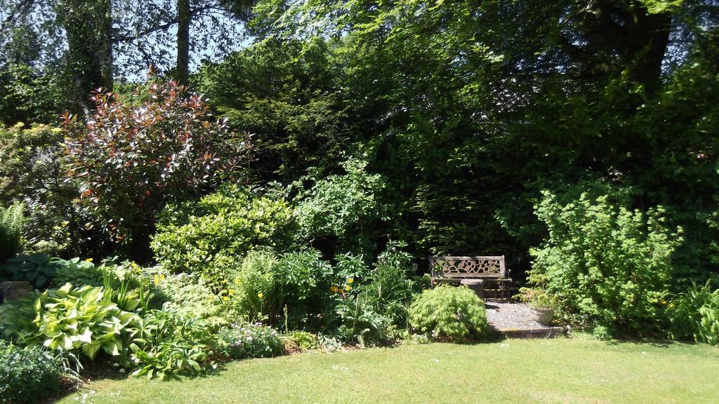 Lyndhurst Guest House ウルバーストン エクステリア 写真