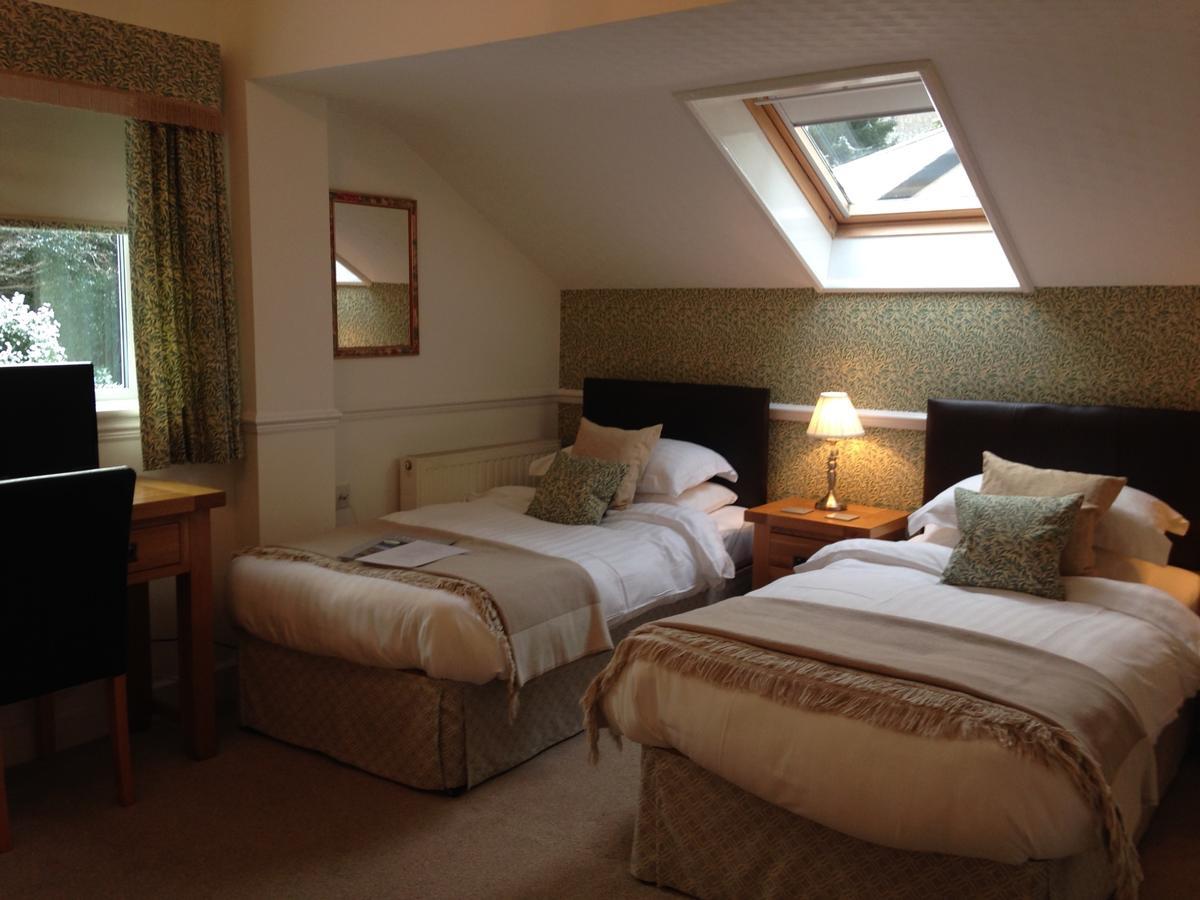 Lyndhurst Guest House ウルバーストン エクステリア 写真