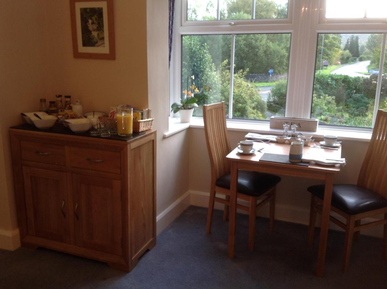 Lyndhurst Guest House ウルバーストン エクステリア 写真